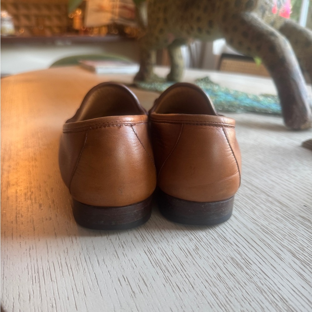 Gucci Tan Leather Loafers with Red and Green Accents - Picture 6 of 9